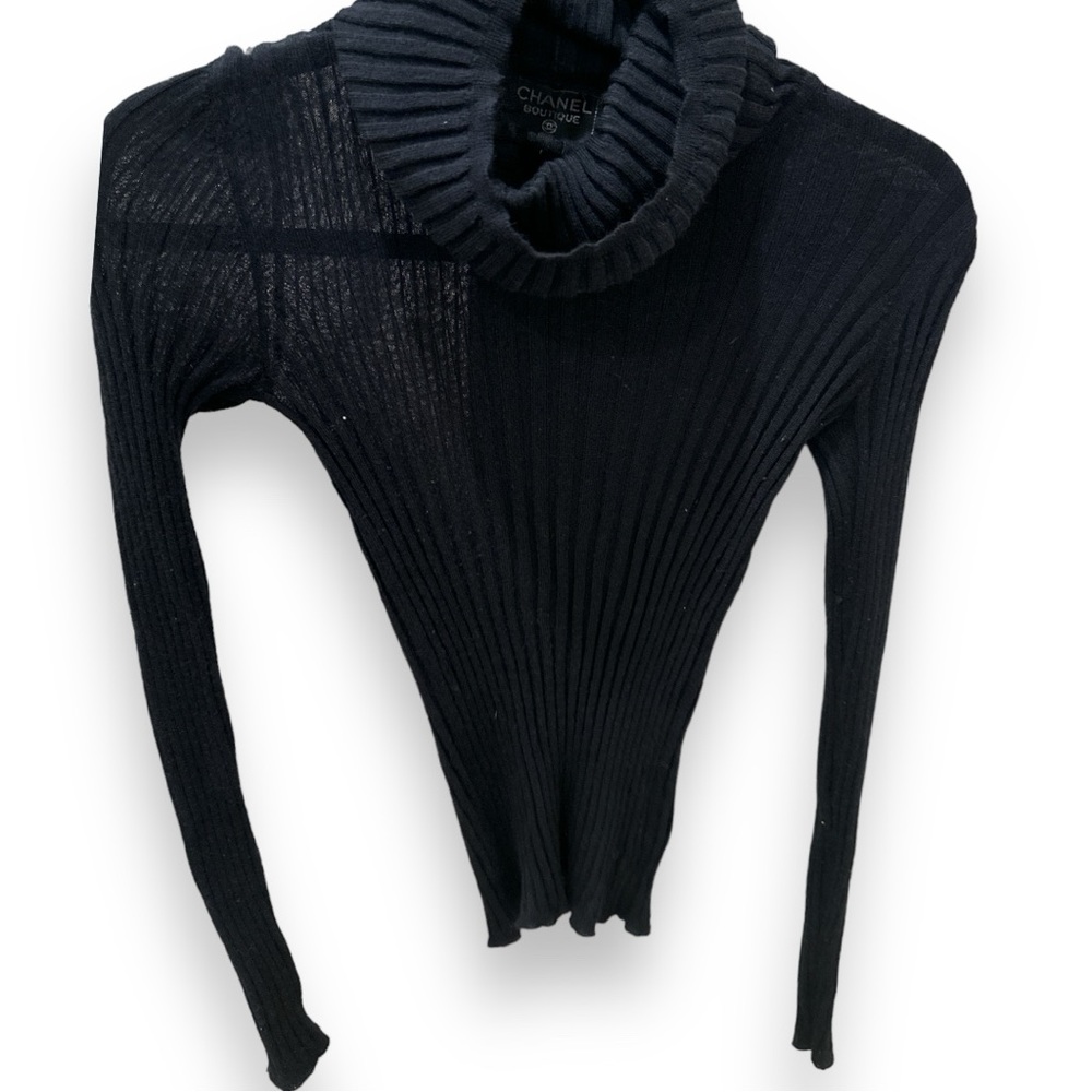 Chanel boutique long sleeve turtle neck size 36